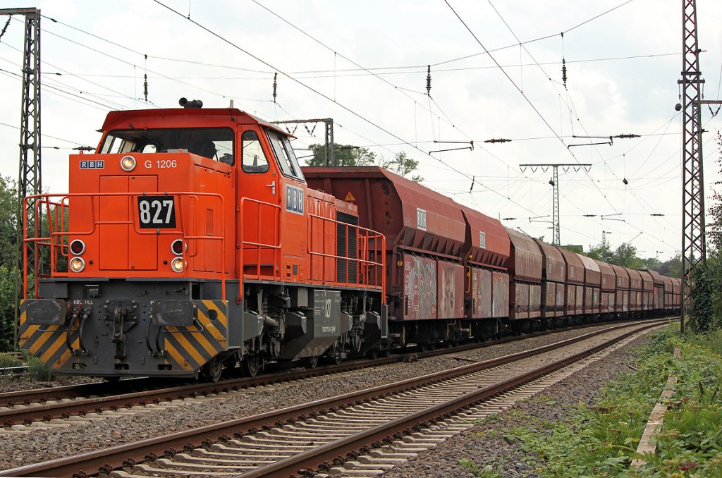 Lok 827 der RBH in Duisburg Neudorf am 25.07.2011