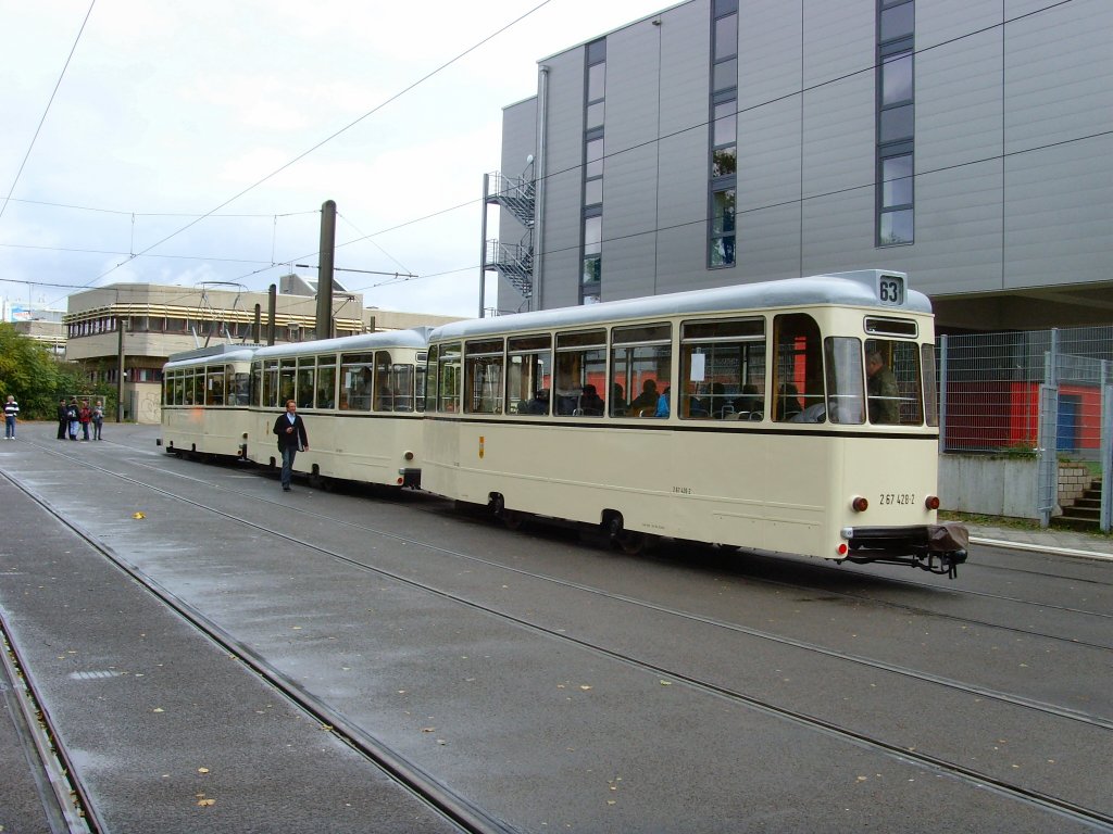 REKO-Zug w�hrend einer Pause bei der Themenfahrt Oktober 2009 in Berlin