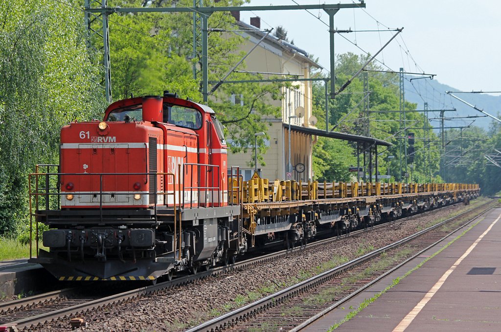 RVM 61 mit Langschienenzug in Bonn-Oberkassel am 30.04.2011