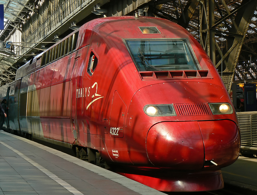 Thalys 4322 beim Halt auf Gleis 1 in Kln Hbf am 06.04.2010 
