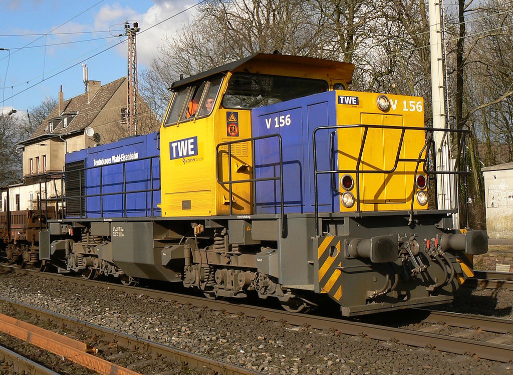 TWE V 156 beim kurzen Halt in Ratingen/Lintorf am 4.3.2010