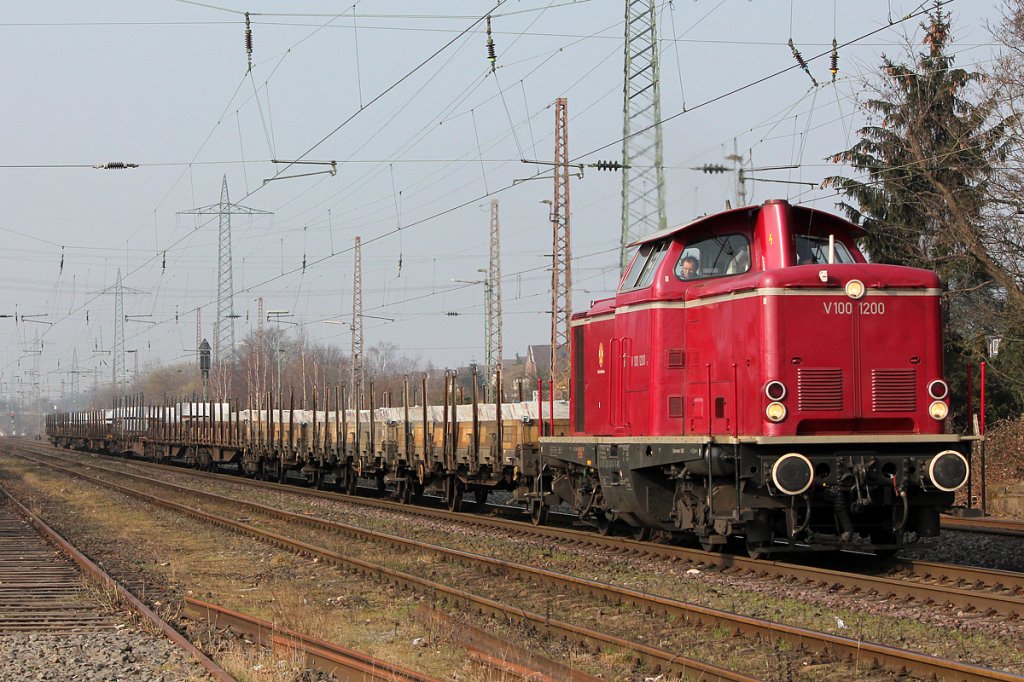 V100 1200 mit Aluzug in Ratingen-Lintorf am 14.03.2012