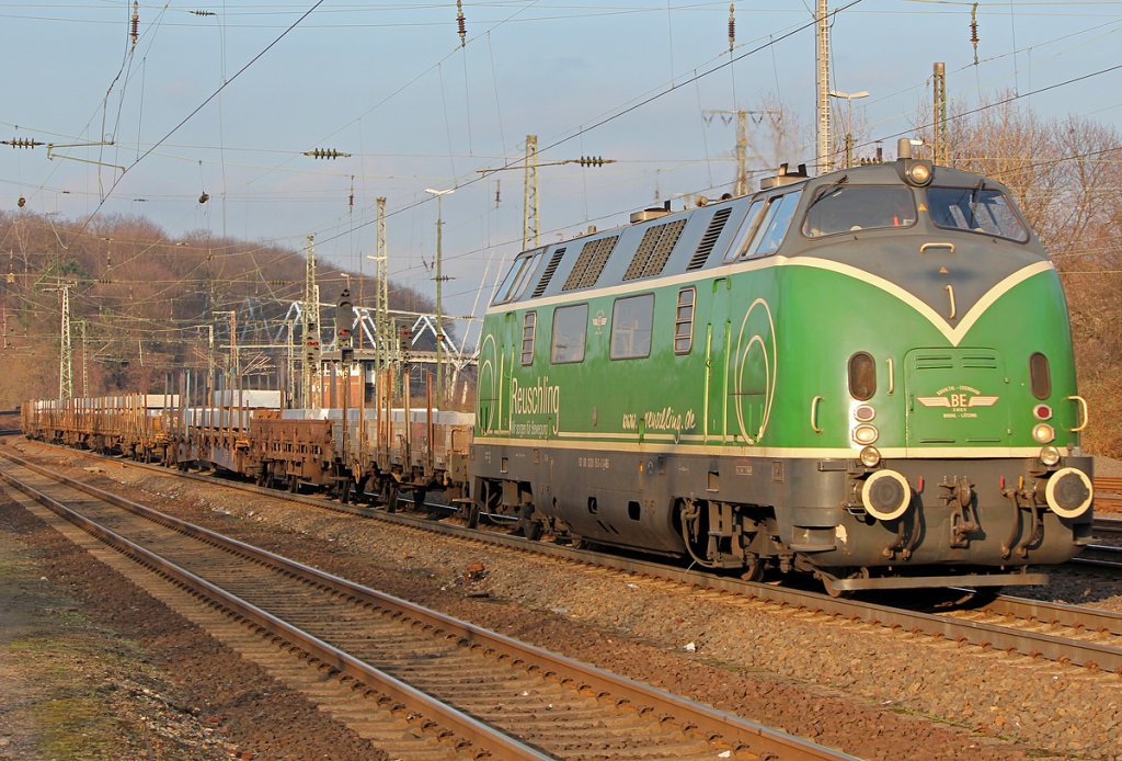V200 053 der Brohltalbahn/Reuschling mit Aluzug rtg Koblenz in Kln West am 16.02.2011 