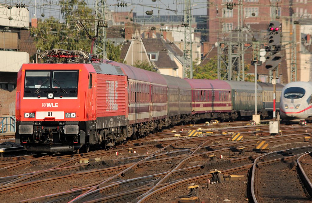 WLE 81 aka 189 801-4 mit Mller Touristik Sonderzug in Kln Hbf am 16.09.2011