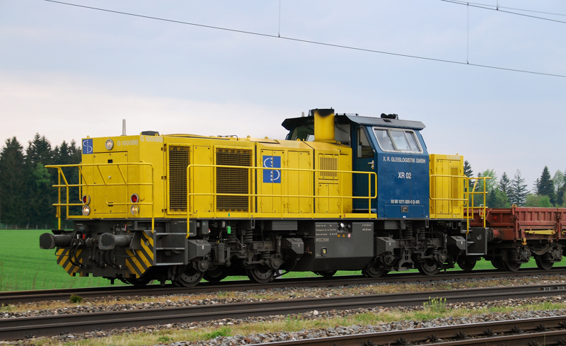 XR 02 der Gleislogistik GmbH, aufgenommen am 27.04.11, bei der Durchfahrt durch Gersthofen.