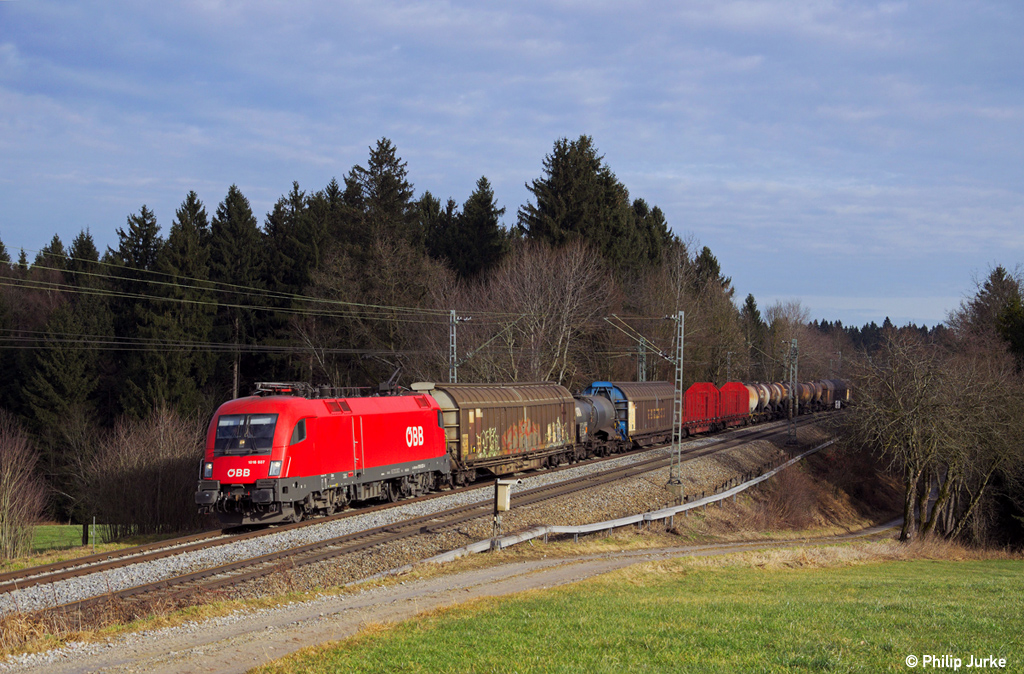 1016 037-2 mit dem EZ 45808 (Villach Sd - Mnchen Nord) am 11.01.2014 bei Grabensttt.
