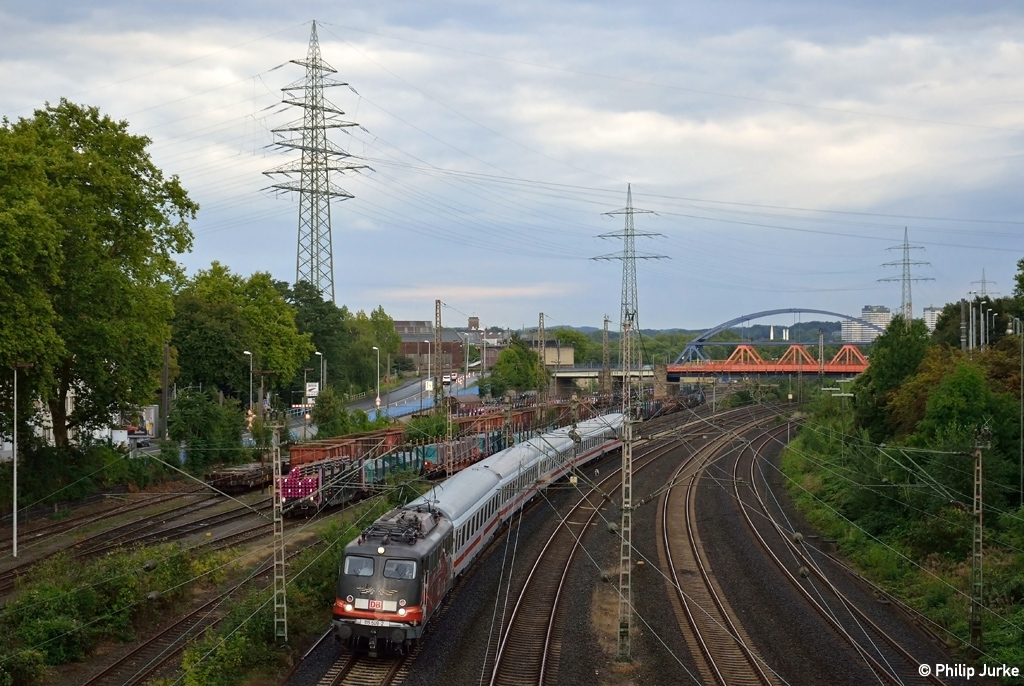 115 509-2 mit dem IC 2420 (Norddeich-Mole - Köln Hbf) am 24.08.2014 bei Mülheim(Ruhr)-Styrum.