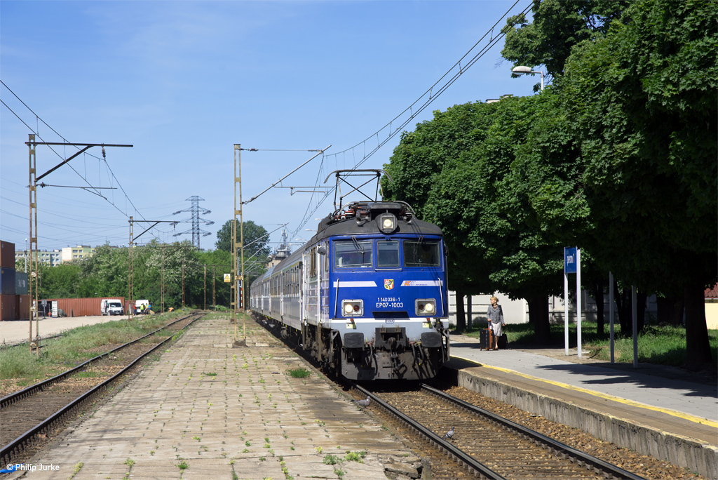 140 036-1 mit dem IC 61108  Konopnicka  (Wrocław Głowna - Białystok) am 02.06.2017 in Łódź Chojny.
