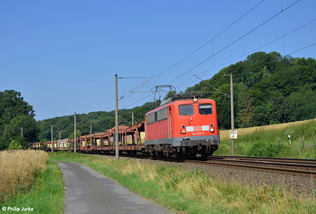 140 637-0 mit dem EK 53502 (Emden Volkswagenwerk - Seelze Rbf) am 17.07.2015 zwischen Ibbenbüren-Laggenbeck und Osnabrück-Altstadt.