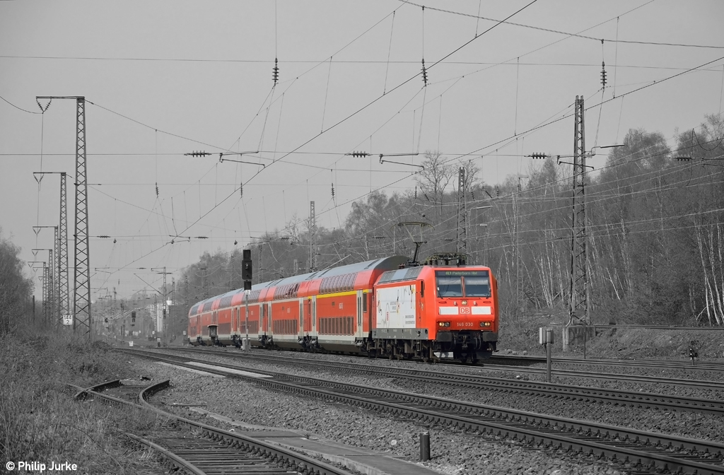 146 030-2 mit dem RE 10117 (Aachen Hbf - Paderborn Hbf) am 19.04.2015 in Bochum-Ehrenfeld.
