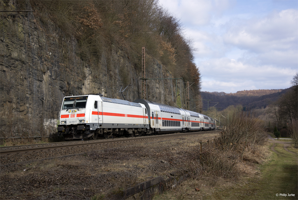 146 551-7 mit dem IC 2044 (Leipzig Hbf - Köln Hbf) am 24.03.2018 bei Ennepetal.
