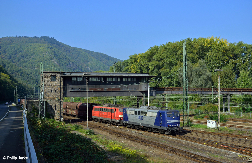 151 127-8  RBH 274  und 151 079-1  RBH 271  mit dem GM 49367 (Oberhausen West - Heilbronn Gbf) am 03.10.2014 bei Bingen(Rhein).

