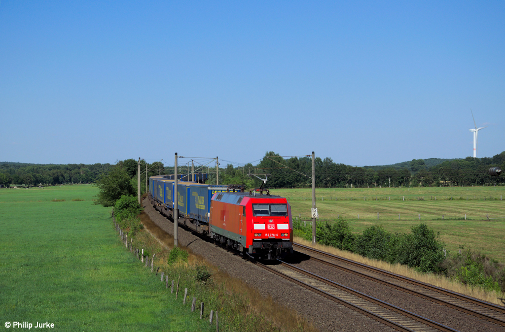 152 076-6 mit dem KT 43763 von Rostock Seehafen nach Novara am 02.08.2013 bei Ramelsloh.
