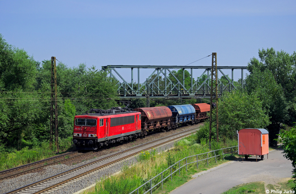 155 056-5 mit dem GC 62240 von Lutherstadt Wittenberg nach Piesteritz-Ebenleben am 27.07.2013 bei Naumburg(Saale).
