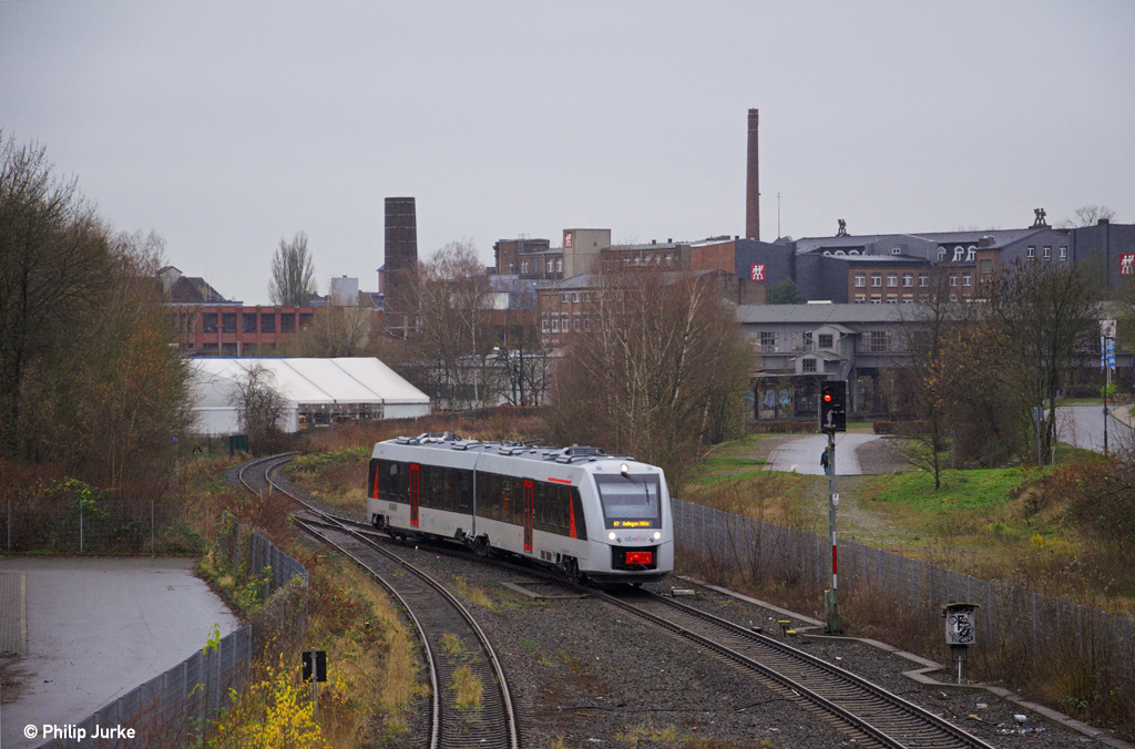 1648 008-8 als ABR S20462 von Solingen Hbf kommend am 15.12.2013 bei der Einfahrt in den Endbahnhof Solingen-Mitte.