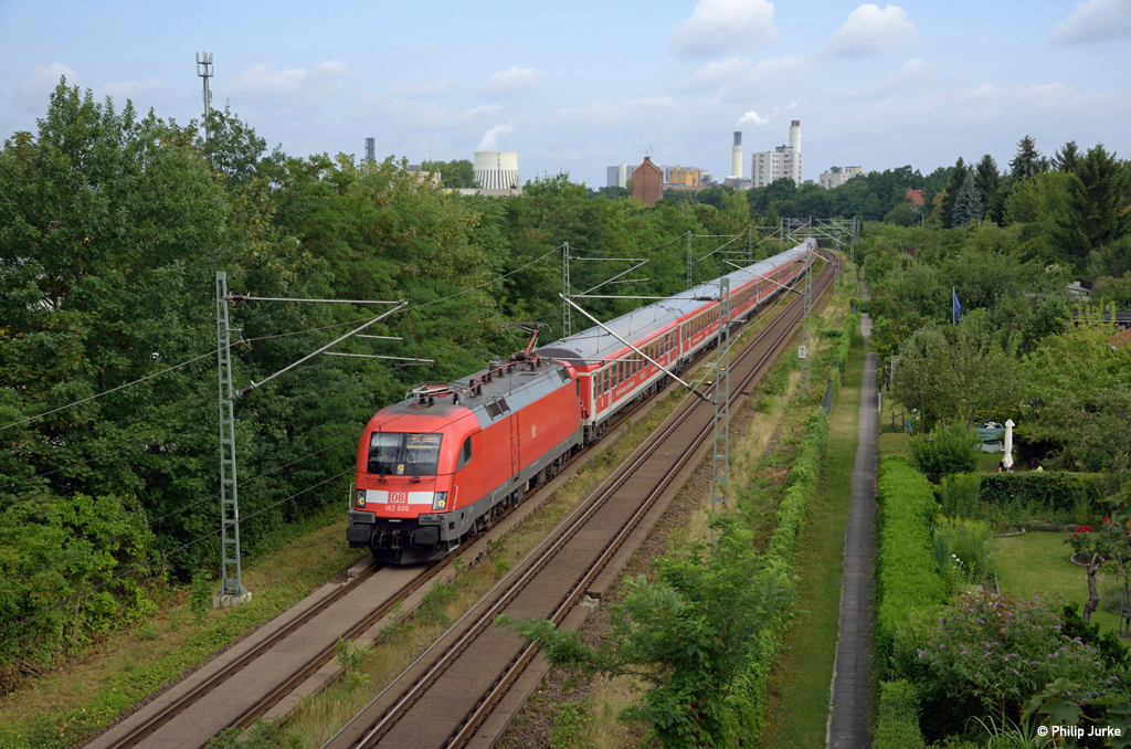 182 006-7 mit dem IRE 4273 (Hamburg Hbf - Berlin Ostbf.) am 30.07.2016 bei Berlin Charlottenburg.
