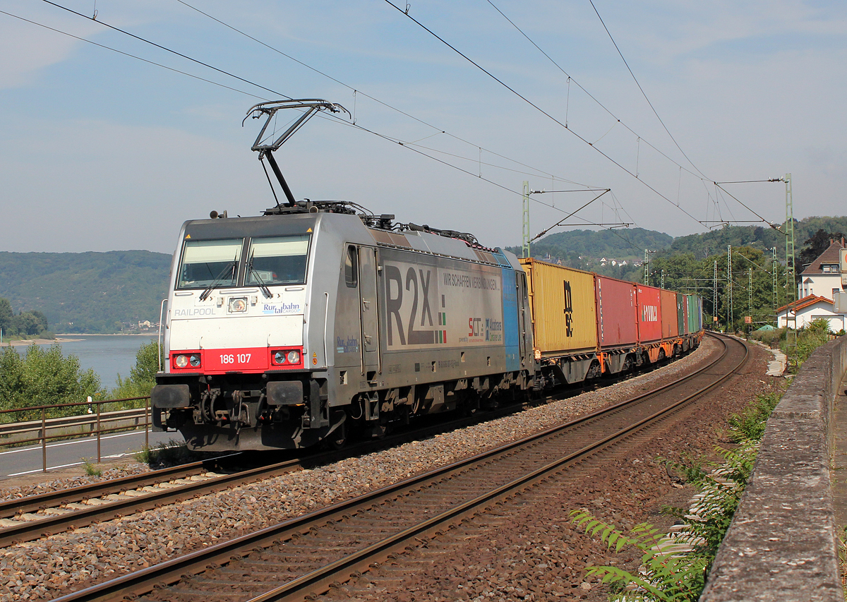 186 107 der RTB  R2X  bei Dattenberg/Wallen am 29.08.2013