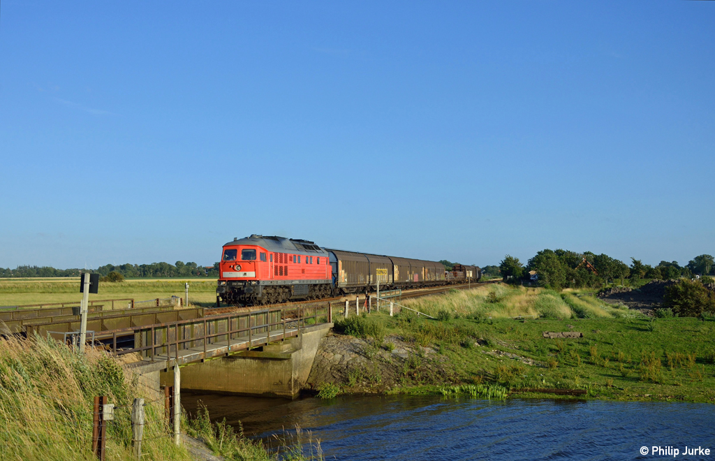 232 280-8 mit dem EZ 47416 (Maschen Rbf - Fredericia) am 21.07.2015 bei Stedesand.
