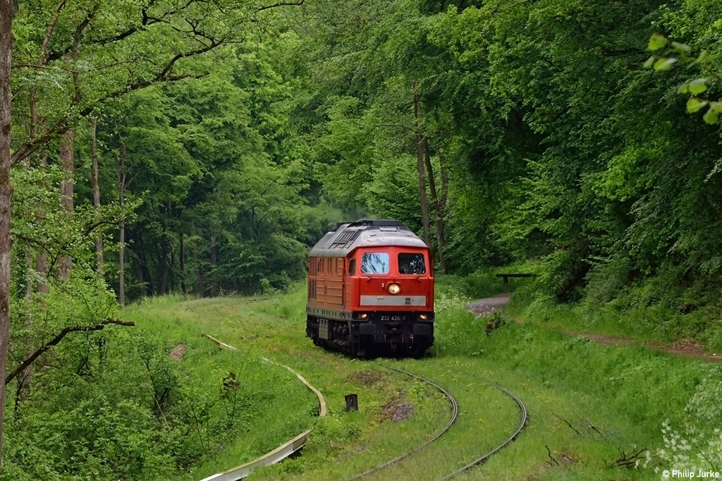 232 426-7 als T 67670 (Rohdenhaus - Oberhausen-West) am 25.05.2015 bei Hofermühle.
