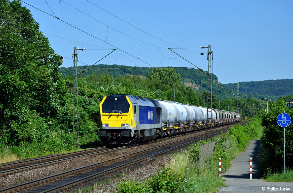264 001-9 mit einem Güterzug am 14.06.2015 zwischen Bonn-Oberkassel und Bonn-Beuel.
