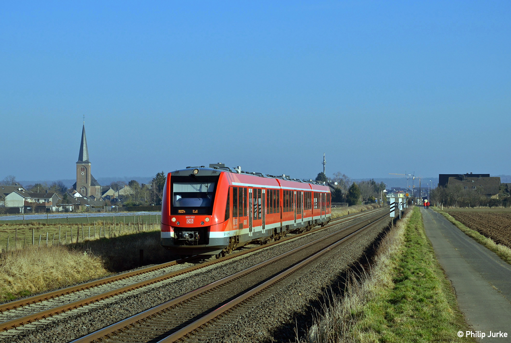 620 022-3 als RB 11415 (Köln Messe/Deutz - Kall) am 15.02.2015 bei Weilerswist.
