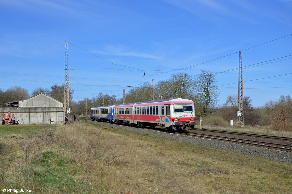628 154-6 und 628 151-2 als RB 28456 (Rotenburg(Wümme) - Minden(Westf)) am 22.03.2015 bei Wahnebergen.
