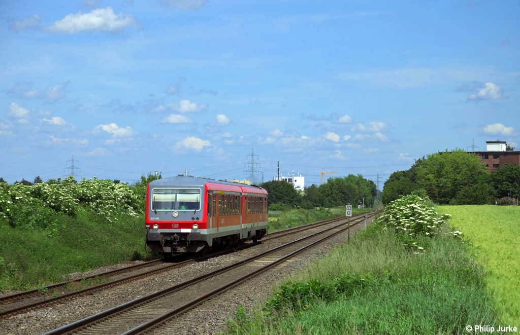 628 503 / 928 503 als RB 11163 (Neuss Hbf - Horrem) am 25.05.2014 bei Holzheim.
