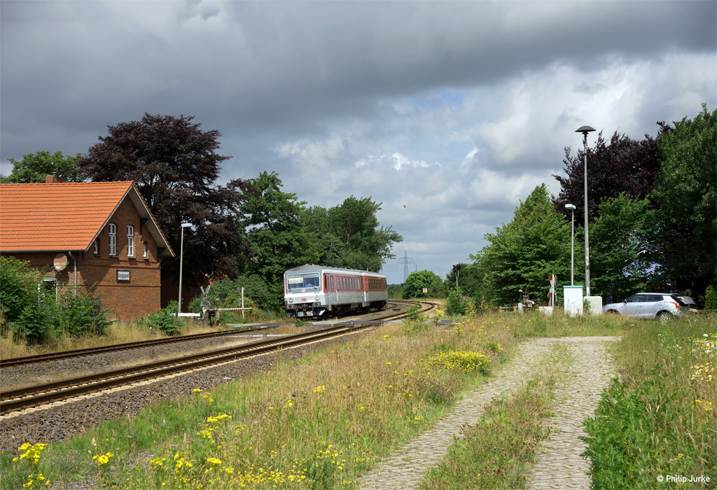 628 503-5  Morsum  als RE-G 1423 (Westerland(Sylt) - Bredstedt) am 08.07.2017 in Stedesand.