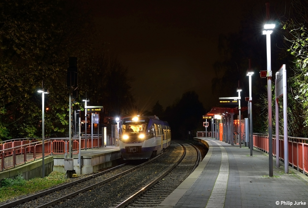 643 119-0 als S28 (Kaarster See - Mettmann-Stadtwald) am 07.11.2014 in Mettmann-Zentrum.
