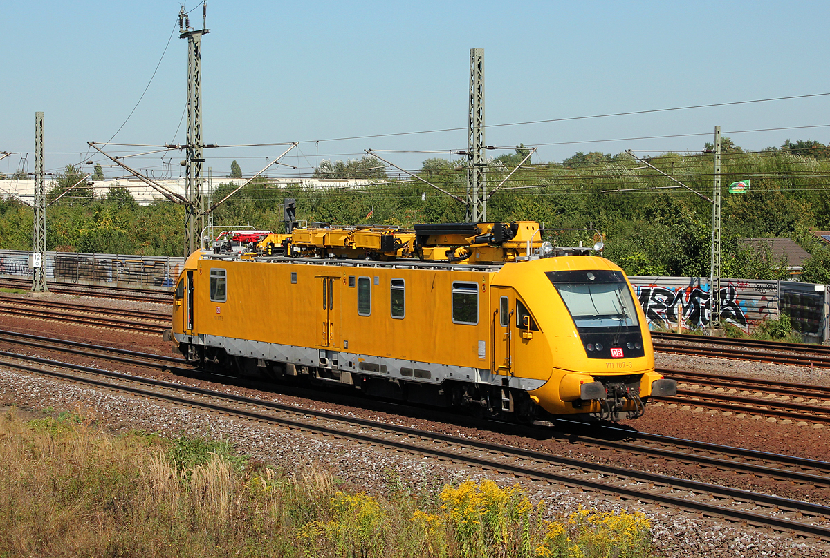 711 107-3 bei Porz(Rhein) am 05.09.2013