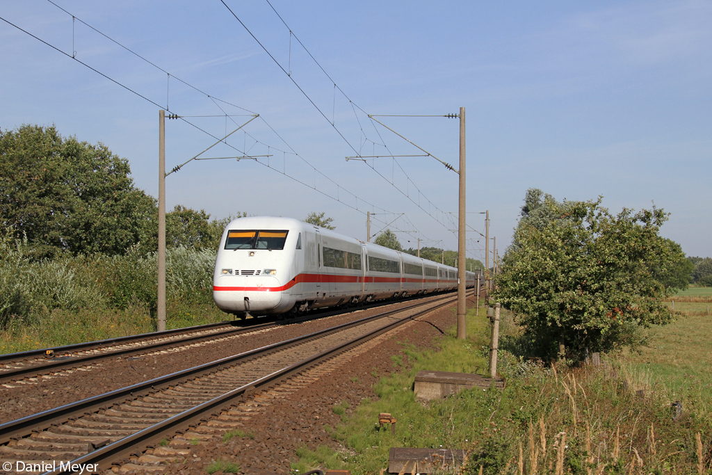 Der 402 018-6 und 402 030-1 in Vöhrum am 24.08.2013