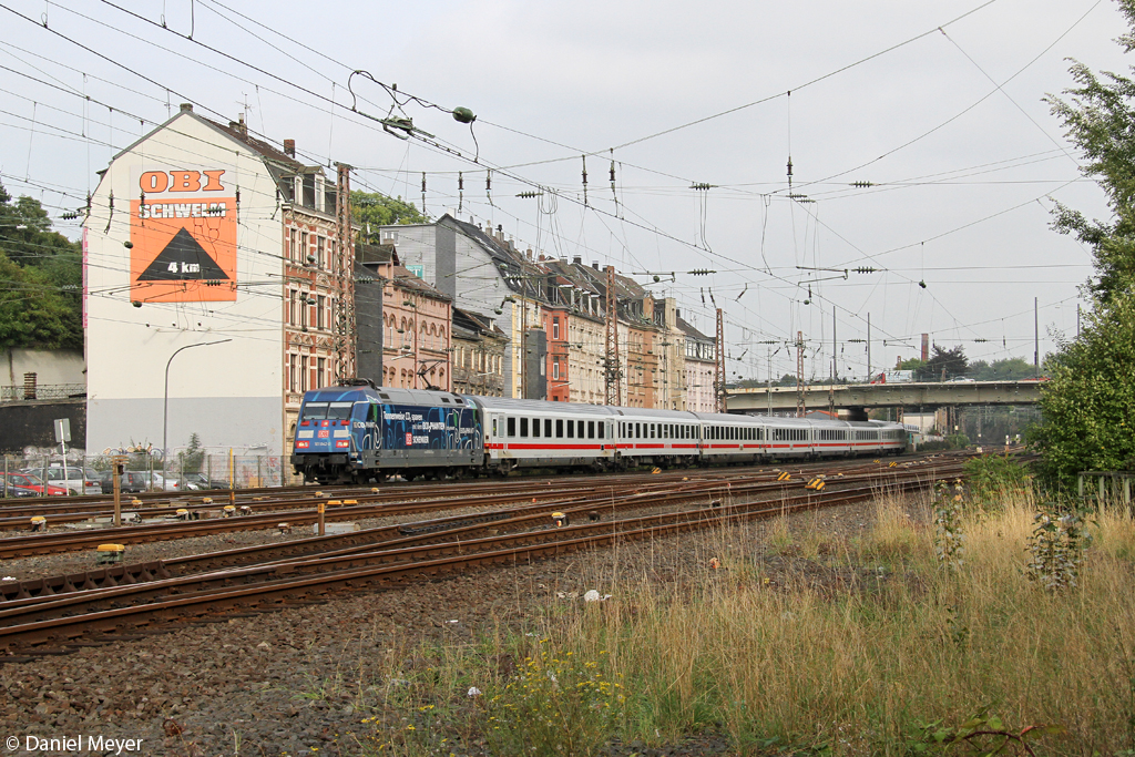 Die 101 042-0 in Wuppertal Oberbarmen am 25.09.2013 
