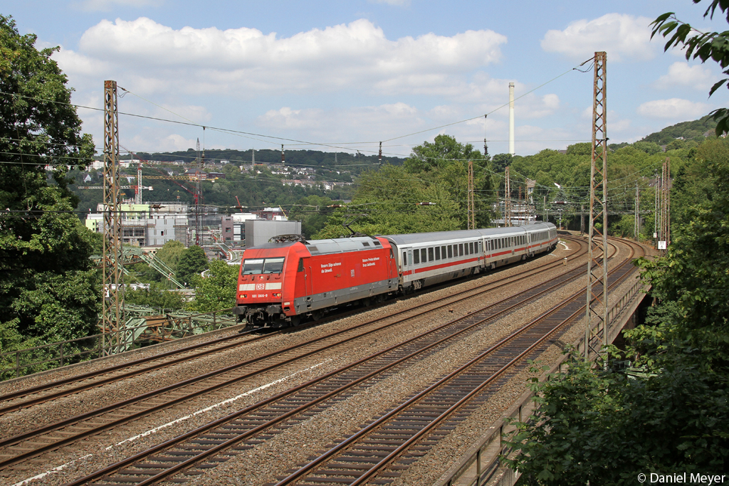 Die 101 066-9 in Wuppertal Sonnborn am 02.07.2014