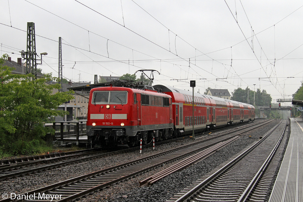 Die 111 150-9 in Solingen Hbf am 29.05.2013