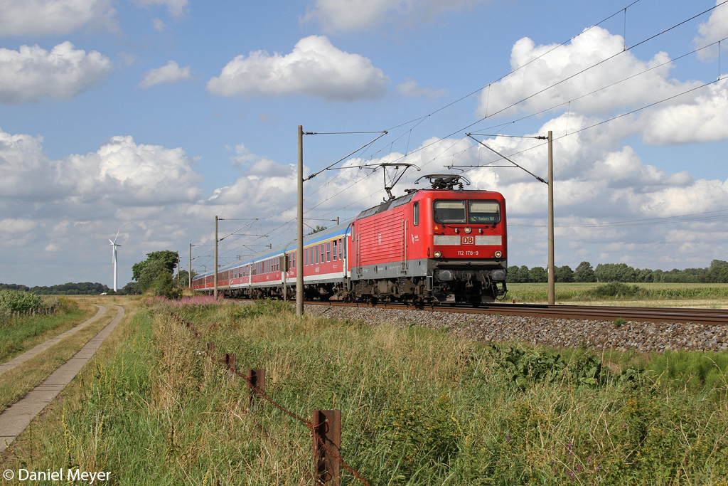 Die 112 178-9 bei Quarnstedt am 31.07.2013 