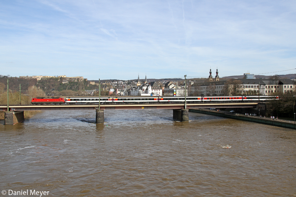 Die 120 141-7 auf der Moselbrücke in Koblenz am 14,04,13