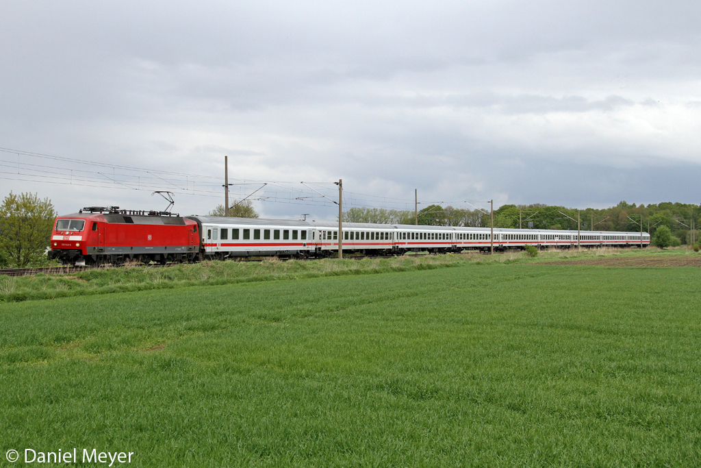 Die 120 143-3 bei Quarnstedt am 12.05.2013