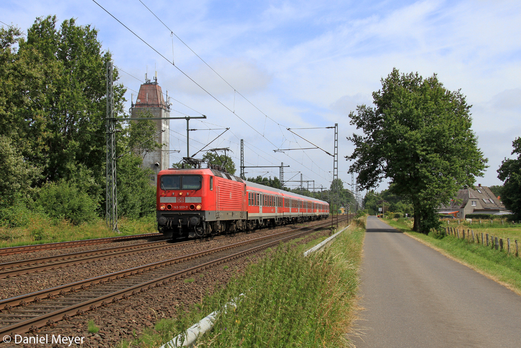 Die 143 557-7 in Brokstedt am 19.07.2013