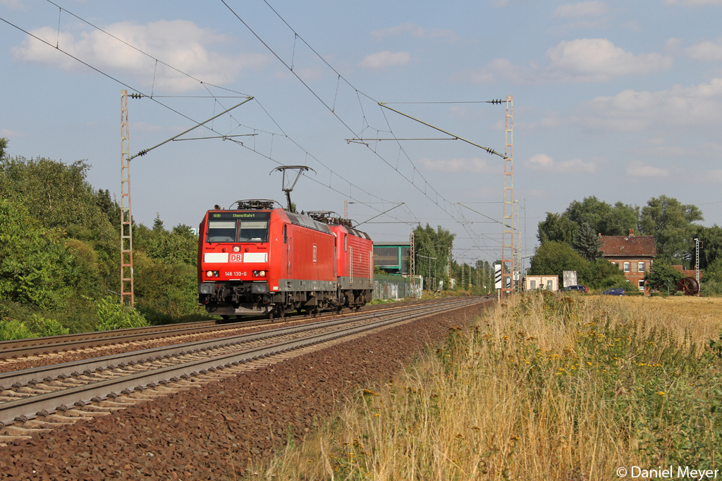 Die 146 130-0 und 143 175-8 in Vöhrum am 05.08.2013 