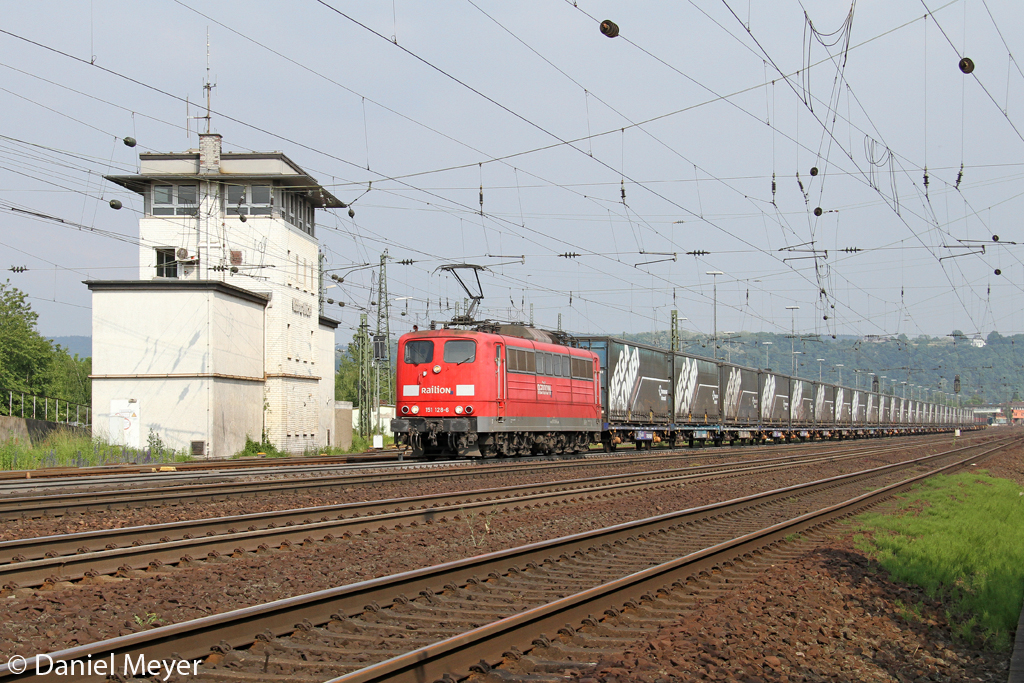 Die 151 128-6 in Koblenz Lützel am 11.06.2013