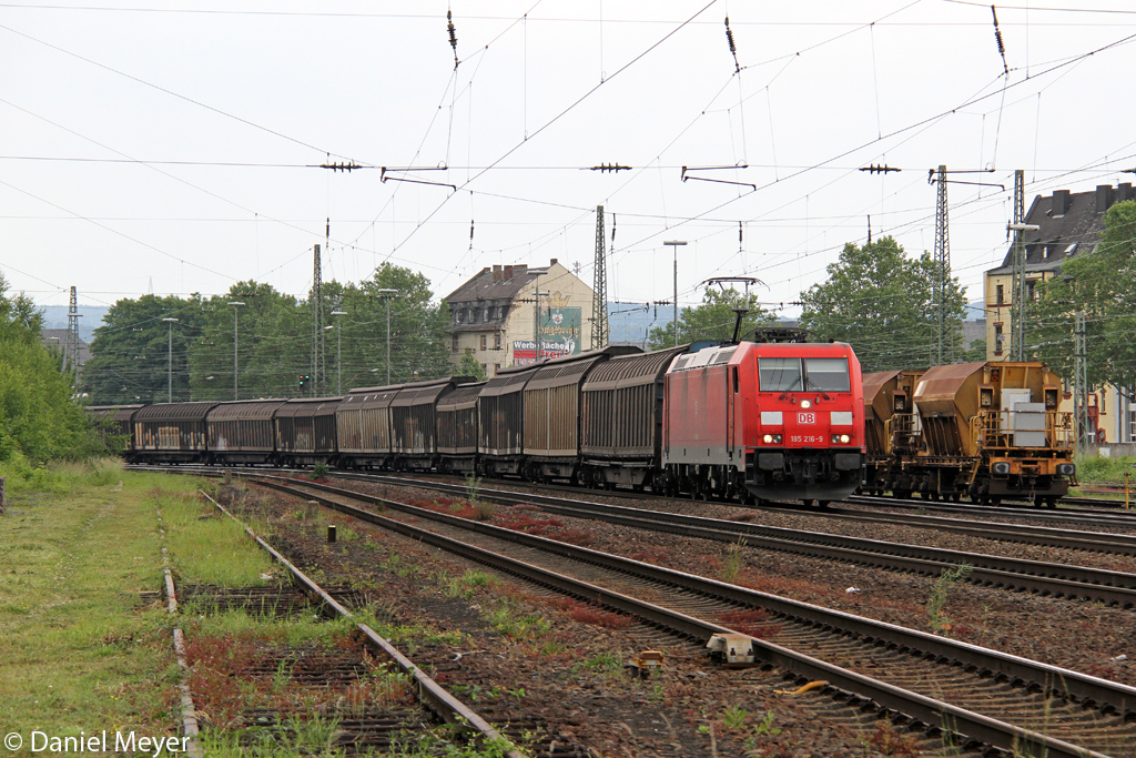 Die 185 216-5 in Koblenz Lützel am 11.06.2013