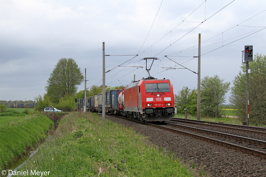 Die 185 321-4 bei Quarnstedt am 12.05.2013