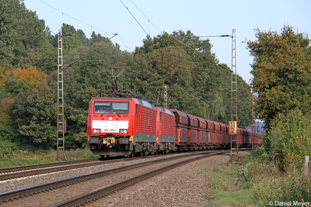 Die 189 039-1 und 189 030-0 mit dem Erzbomber in Ratingen Lintorf am 01.10.2013 