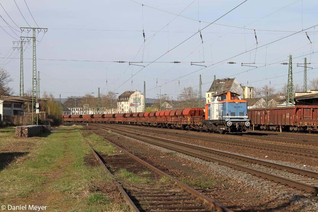 Die 212 369-3 in Koblenz Lützel am 29.03.2014
