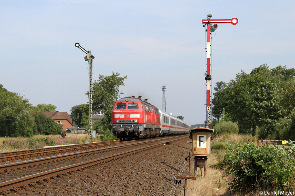 Die 218 363-0 und 218 371-3 in Langenhorn am 02.08.2014