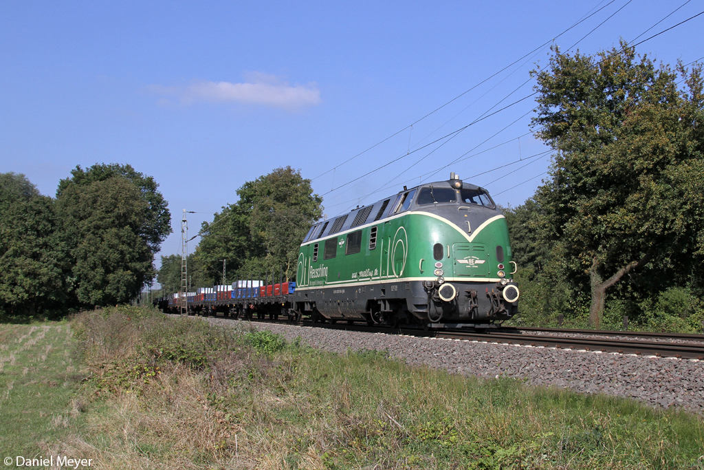 Die 220 053-3 der Brohltalbahn in Ratingen Lintorf am 27.09.2013 
