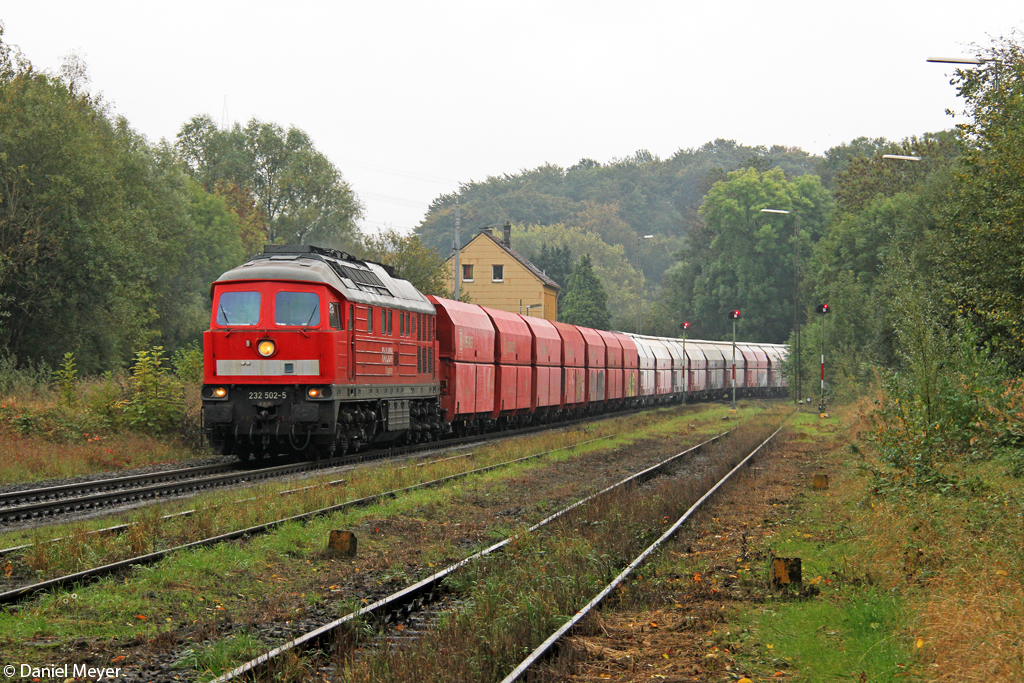 Die 232 502-5 in Flandersbach am 09.10.2013