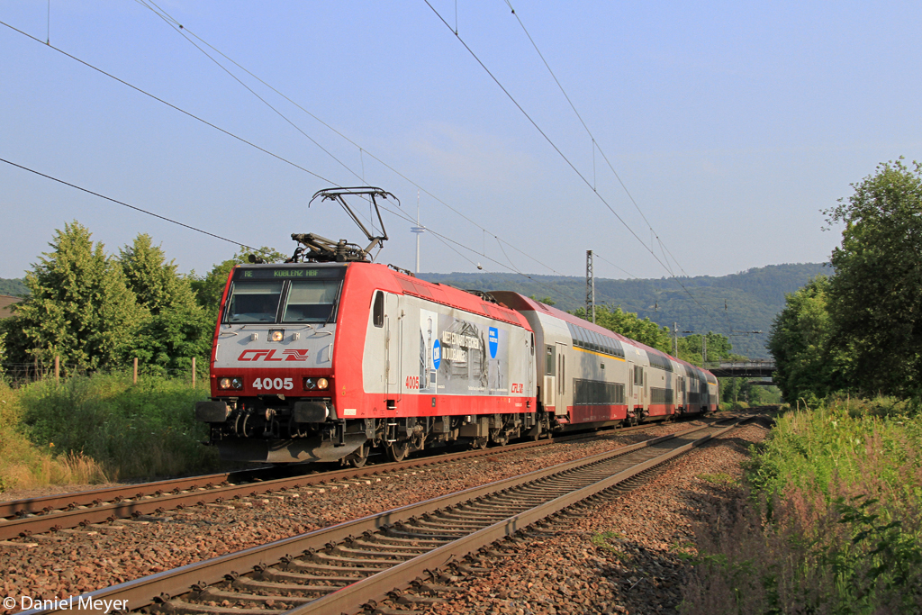 Die CFL 4005 mit dem RE nach Koblenz Hbf in Koblenz Güls am 12.07.2013