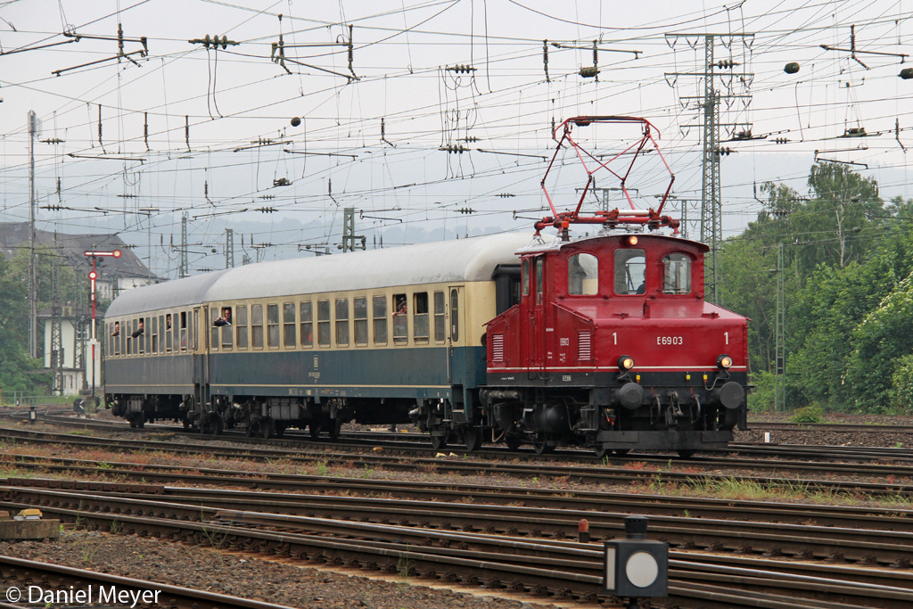 Die E69 03 in Koblenz Ltzel am 09.06.2013