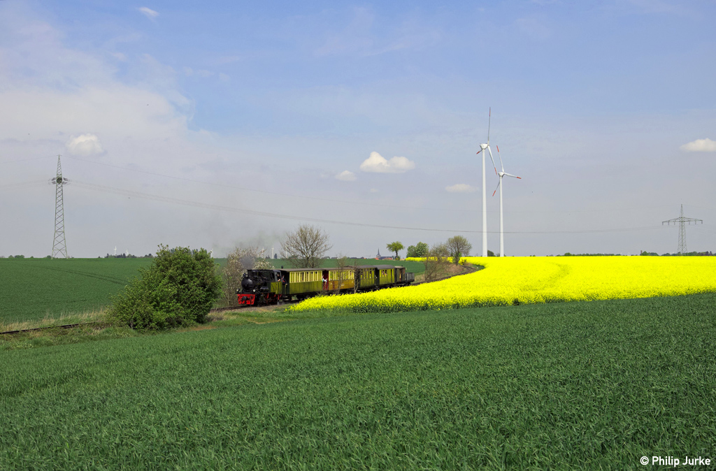 Lok 20  Haspe  mit dem PmG 11B (Schierwaldenrath - Gillrath) am 21.04.2014 bei Stahe.
